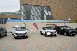 「2024 H853電動車展示日」匯集了國內外知名新能源汽車品牌的車輛，展出多款前瞻性及高性能的電動車及油電混合車