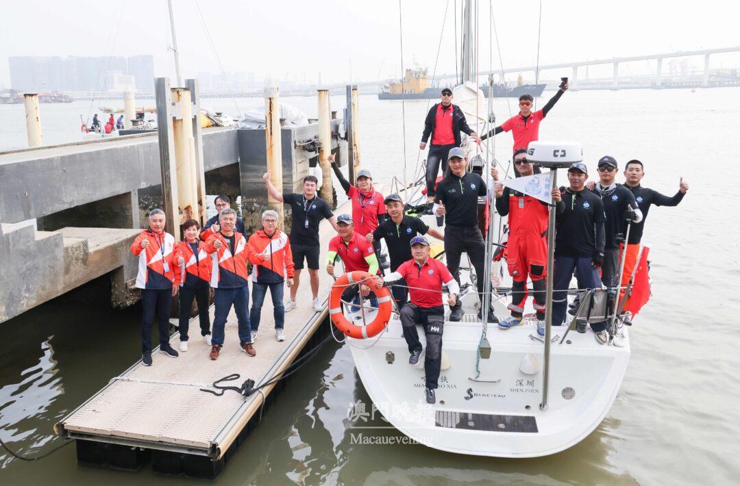 世界帆船聯合會主席李全海與參賽船隊交流